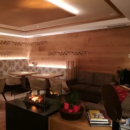 Cevedale Living Romance Hotel 3*